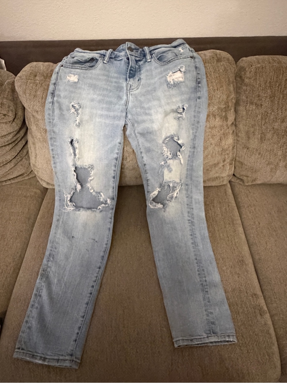 American Eagle Outfitters Light Blue Distressed Skinny Jeans